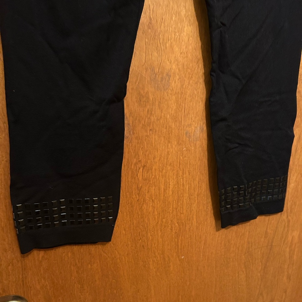 4 pack leggings size L grey (NWT), brown(NWOT), blue(NWOT) black capri leggings - Picture 8 of 16